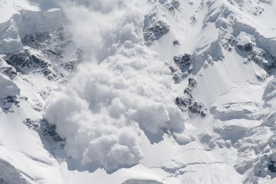 Pay attention to avalanche warnings